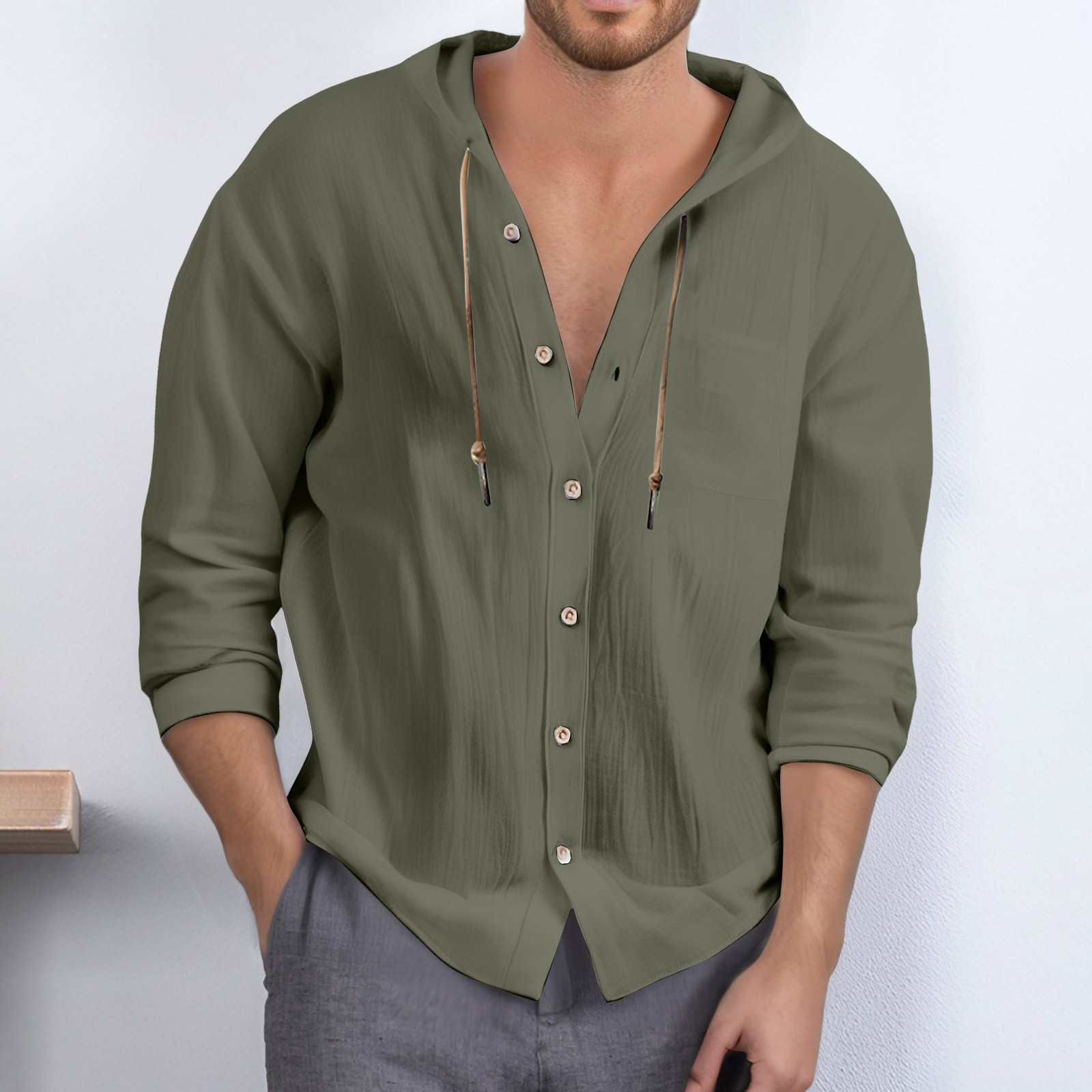 thumbnail image 2 of Camisa con capucha y botones de color liso para hombre: bolsillo en el pecho, corte holgado, tejido de poliéster, lavable a máquina, tallas S-XXXL, 2 of 4